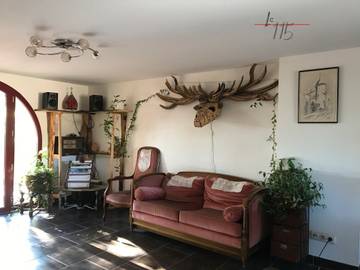 Maison de campagne pour 10 personnes, avec jardin, animaux acceptés à Hadol