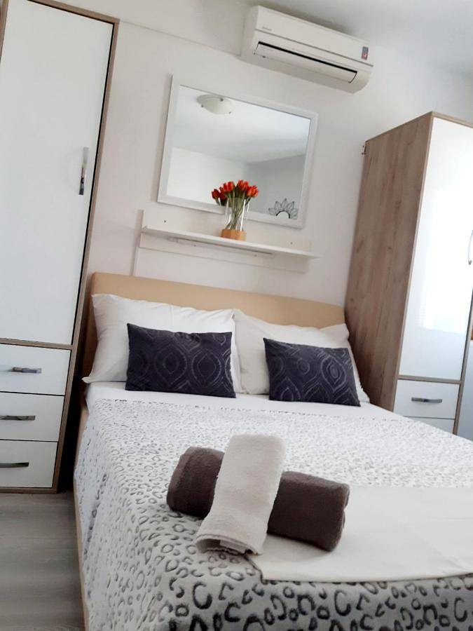 Maison d’hôte pour 2 personnes, avec terrasse ainsi que vue et jardin dans Krk - 2