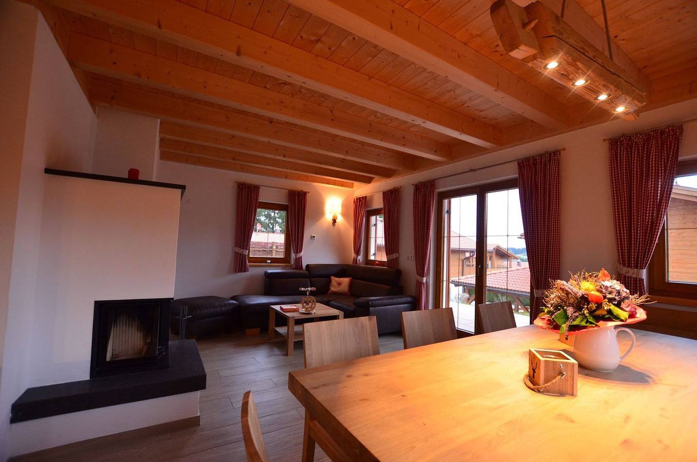 Ferienhaus La Casita: Modernes Haus mit Sauna, Kamin und Seeblick in Lechbruck in Lechbruck am See, Bayerisch Schwaben