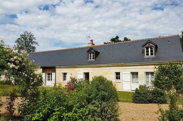 Location de vacances pour 12 personnes, avec jardin, animaux acceptés à Épeigné-sur-Dême