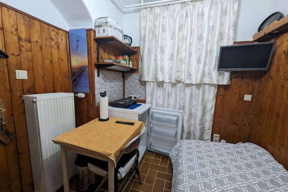 Apartamento entero, Rustic monteur room close to nature in Oberursel, Hochtaunuskreis