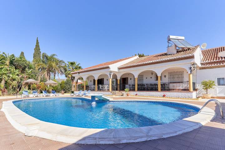 Chalet para 26 personas, con Balcón y Jardín en Provincia de Granada
