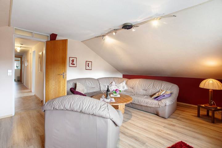 Ganze Wohnung, "Ferienwohnung Triska" mit Gemeinschaftsgarten und Wlan in Balve, Sorpesee