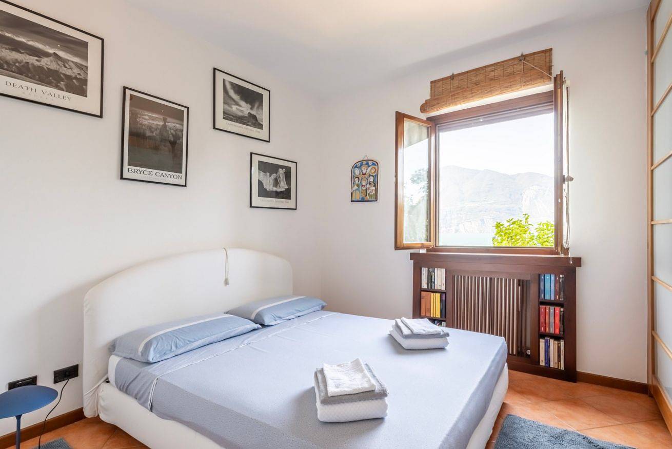 Ganze Wohnung, Ferienwohnung für 3 Personen mit Garten in Castelletto di Brenzone, Brenzone
