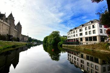 Hôtel pour 2 personnes, avec terrasse, animaux acceptés à Josselin