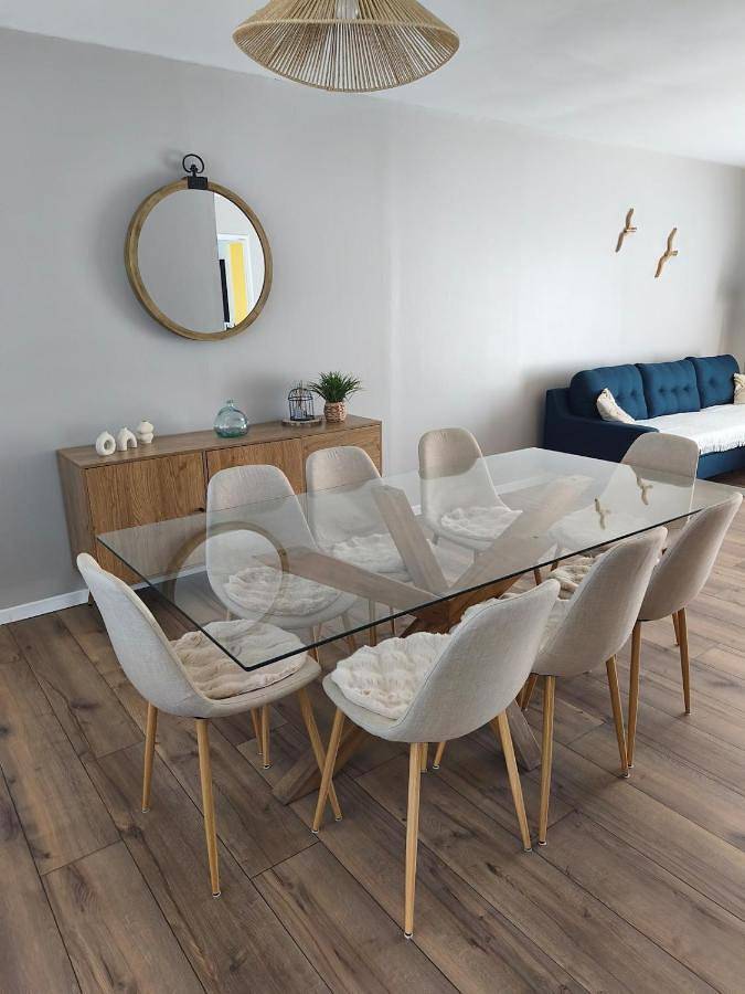 Location de vacances pour 8 personnes, avec Balcon et Terrasse ainsi que Jardin et Vue dans Viry-Noureuil