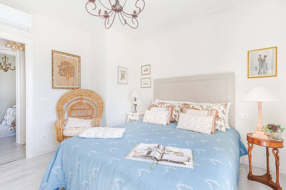 Smart and Convenient Sea View Villa with Pool in Lucca in Massarosa, Italienische Riviera