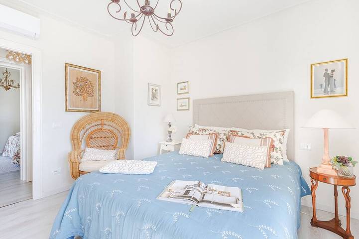 Smart and Convenient Sea View Villa with Pool in Lucca in Massarosa, Italienische Riviera