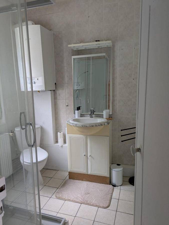 Location de vacances pour 6 personnes, avec vue ainsi que terrasse et jardin à Duclair - 4