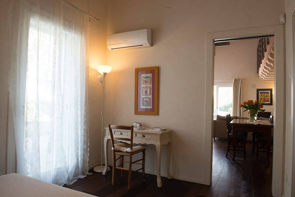 Villa with pool 10 minutes from Vicenza, garden, privacy, panoramic view in Isola Vicentina, Vicenza Province