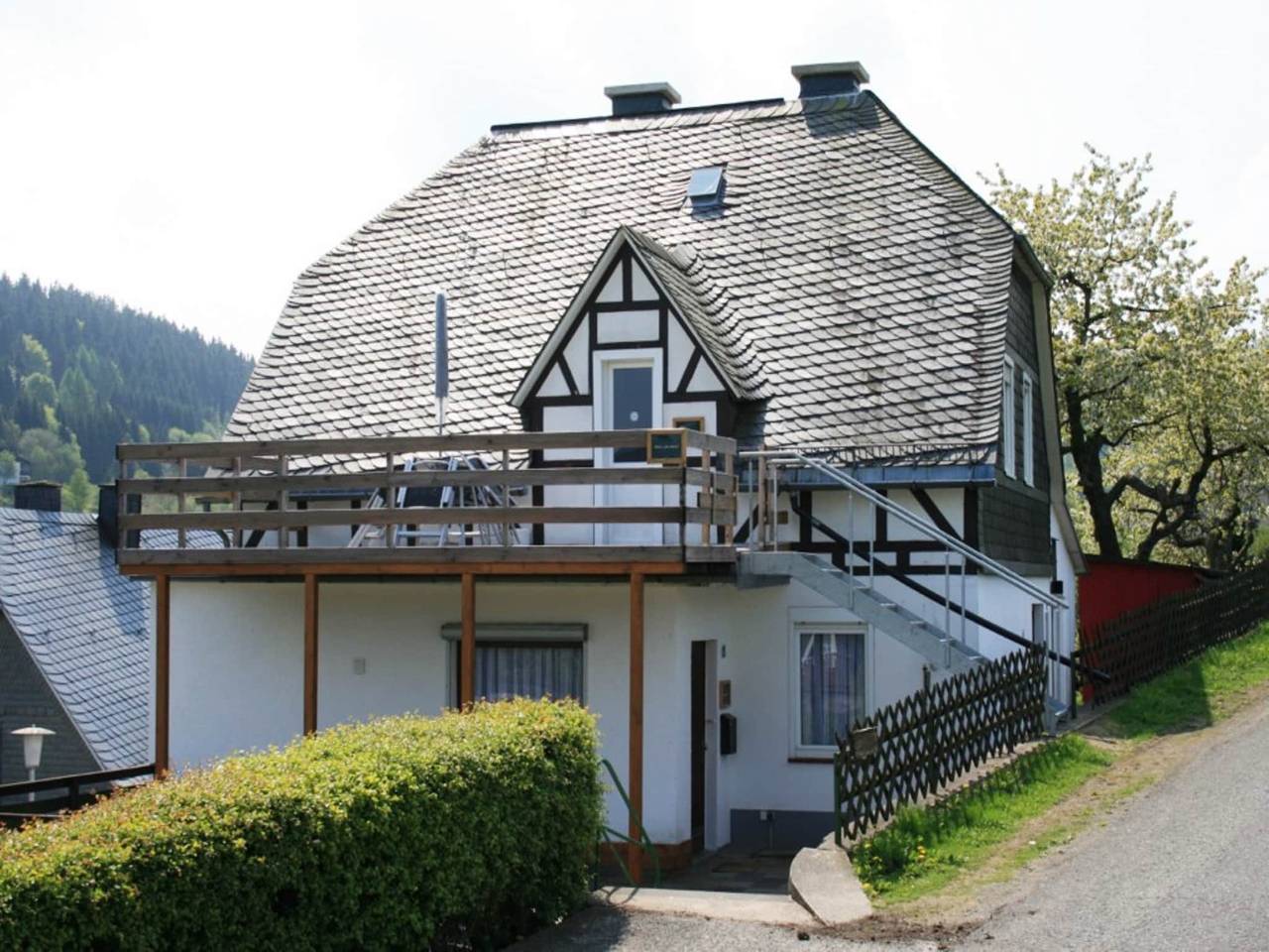 Geheel appartement, Vakantieappartement nabij Willingen met terras in Schwalefeld, Willingen
