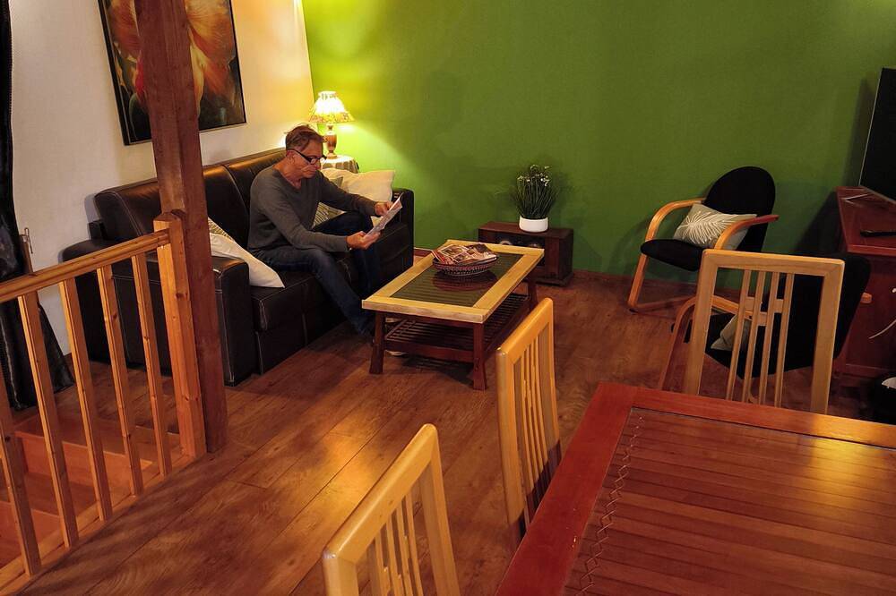 Le Roosevelt, B&B combined with Cave 204 in Château-Thierry, Aisne