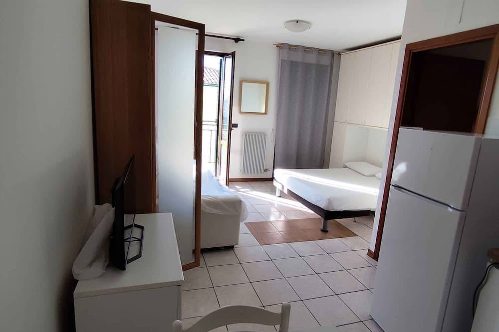Ganze Wohnung, Studio mit Klimaanlage und Balkon in Eraclea Mare, Venedig Provinz