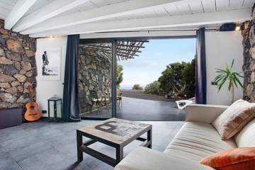 Villa for 2 People in Haría, Lanzarote, Photo 2
