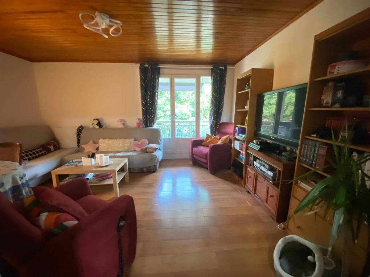 Appartement entier, Two-Bedroom Apartment in Vizille, Isère