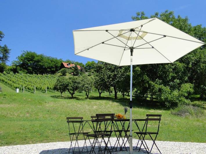Ferienwohnung für 4 Personen, mit Terrasse und Garten sowie Ausblick