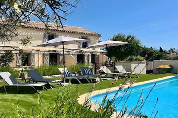 Location de vacances pour 4 personnes, avec jardin ainsi que piscine et balcon à Marseillette