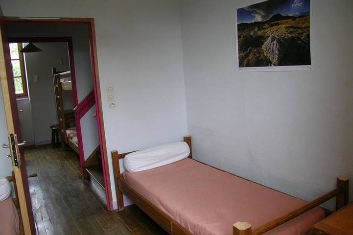 Gîte pour 12 personnes, avec jardin à La Chabanne - 3