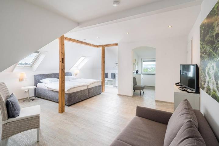Hotel für 2 Personen, mit Balkon und Terrasse sowie Garten und Ausblick in Seesen - 3