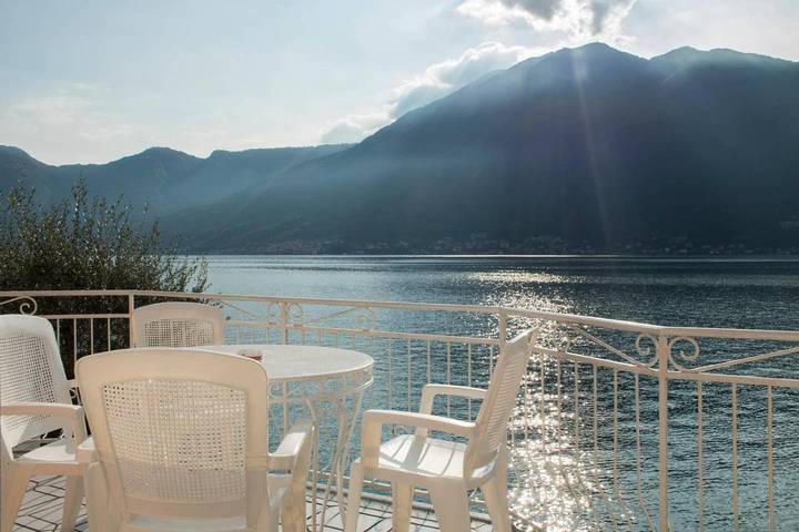 Ferienwohnung für 5 Personen, mit Balkon und Terrasse sowie Seeblick und Ausblick