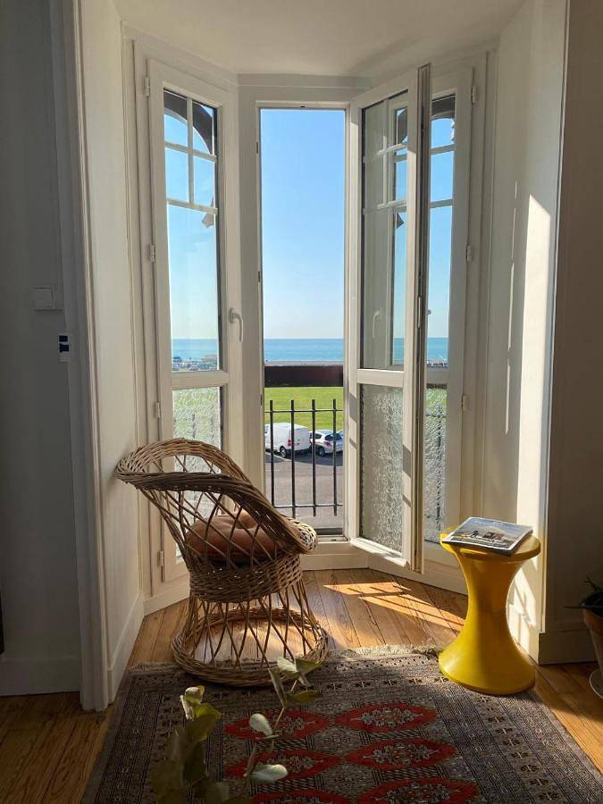 Ganze Wohnung, Two-Bedroom Apartment in Plage Dieppe, Dieppe
