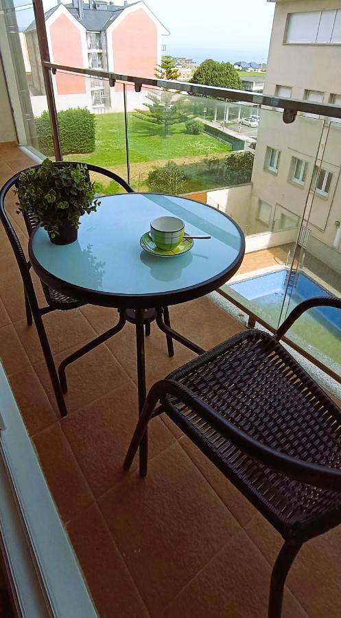 Apartamento de vacaciones para 4 personas, con vistas además de piscina y balcón - 1