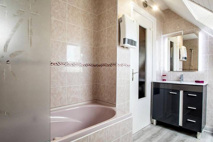 Gîte pour 8 personnes, avec jardin, animaux acceptés à Sibiril - 4