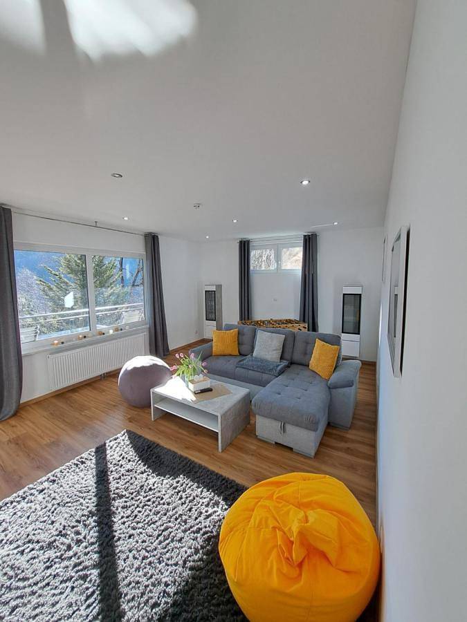 Ferienwohnung für 8 Personen, mit Balkon und Ausblick sowie Sauna