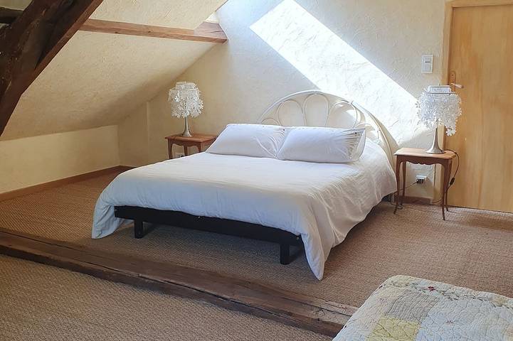 Location de vacances pour 4 personnes, avec jardin ainsi que terrasse et jacuzzi à Semur-en-Auxois - 3