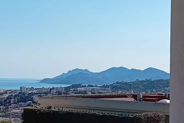 Appartement de vacances pour 4 personnes, avec piscine et jardin à Le Cannet