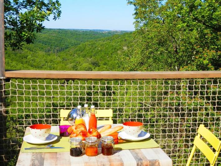 Location de vacances pour 6 personnes, avec piscine ainsi que jardin et vue à Albas - 4