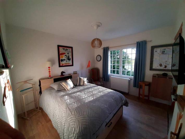 Chambre d’hôte pour 2 personnes, avec terrasse et piscine ainsi que vue et jardin à Brigueil-le-Chantre