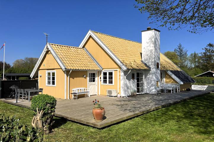 Ferienhaus für 8 Personen, mit Terrasse und Garten in Tårup
