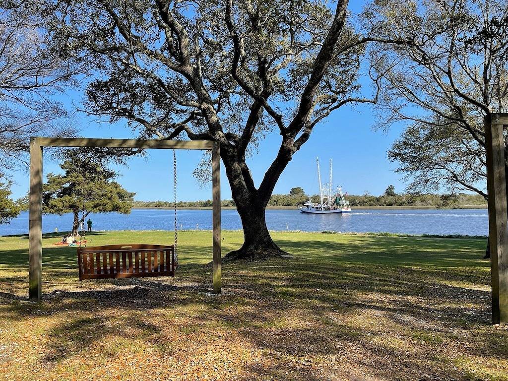 Ganze Wohnung, Ground Floor/End Unit on Hole #2 Oyster Bay - Golfers Dream / Family Getaway in Sunset Beach (NC), Brunswick County