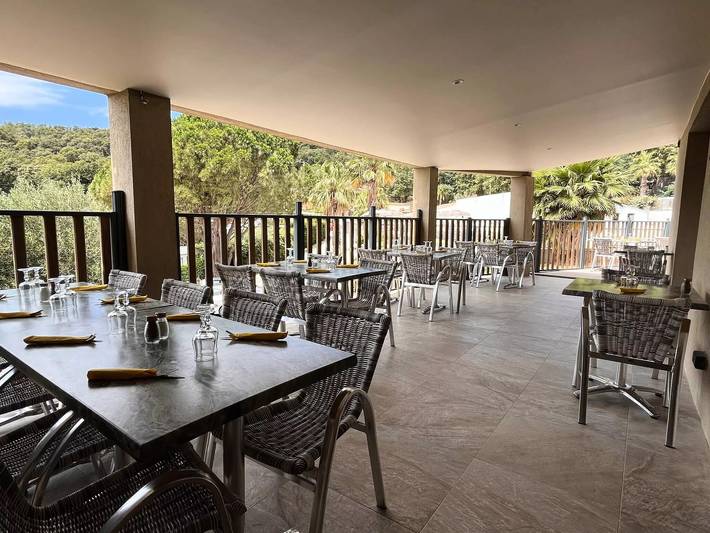 Mobil home pour 6 personnes, avec piscine et terrasse à La Garde-Freinet - 3