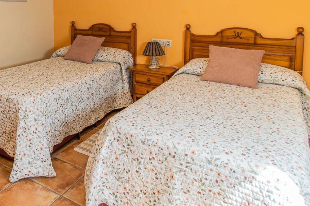 Apartment for Couples in the Pyrenees - Garden & Parking in Sabiñánigo, Aragonesische Pyrenäen