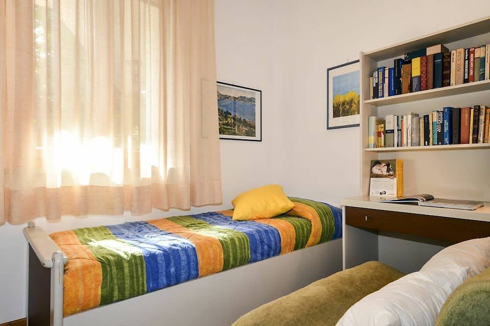 Entire apartment, Lovely apartment for 7 people with A/C, Tv, terrace and pets allowed in Lignano Riviera, Lignano Sabbiadoro