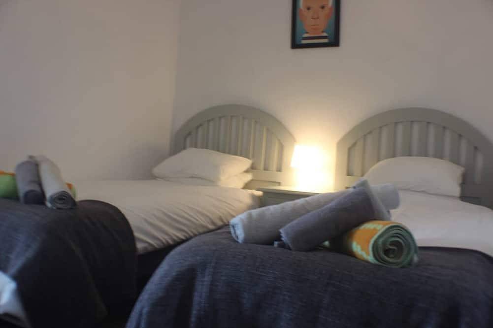 Apartamento entero,  Las Estrellas, self catering in traditional cortijo in Andalucia with views in Villanueva del Trabuco, Provincia de Málaga