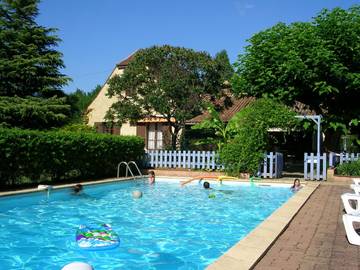 Chambre d’hôte pour 3 personnes, avec piscine et jardin en Dordogne
