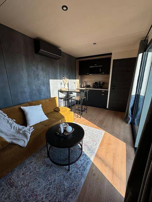 Gîte pour 4 personnes, avec Jacuzzi et Terrasse à Bouaye