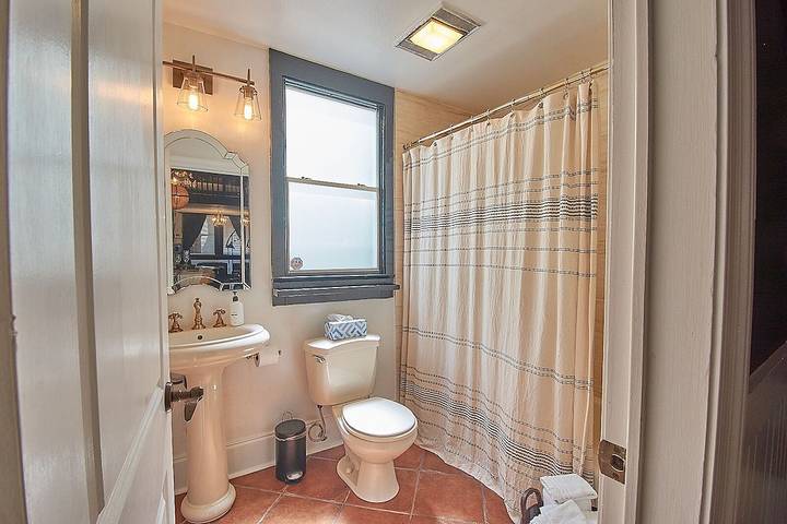 Vacation house for 4 people, with balcony in New Orleans