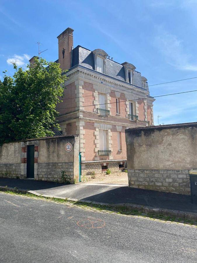 Appartement entier, One-Bedroom Apartment in Vierzon, Région de Vierzon