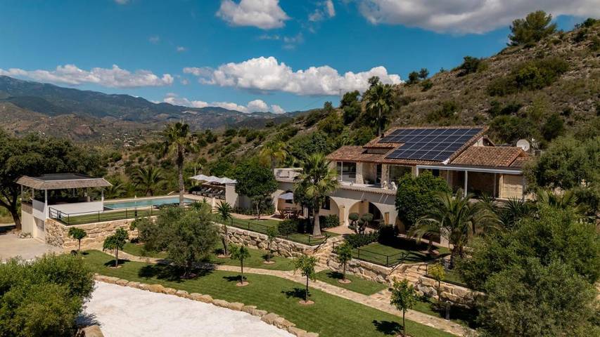 Casa rural para 11 personas, con Terraza y Jardín además de Piscina y Vistas en Tolox - 2