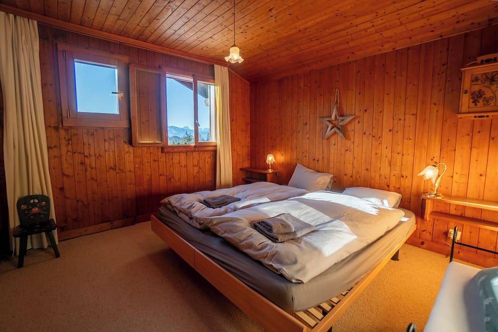 Le chalet se situe à 600m du départ des télécabines de la Barboleuse reliant le domaine skiable Gryo in Gryon, Alpes Vaudoises