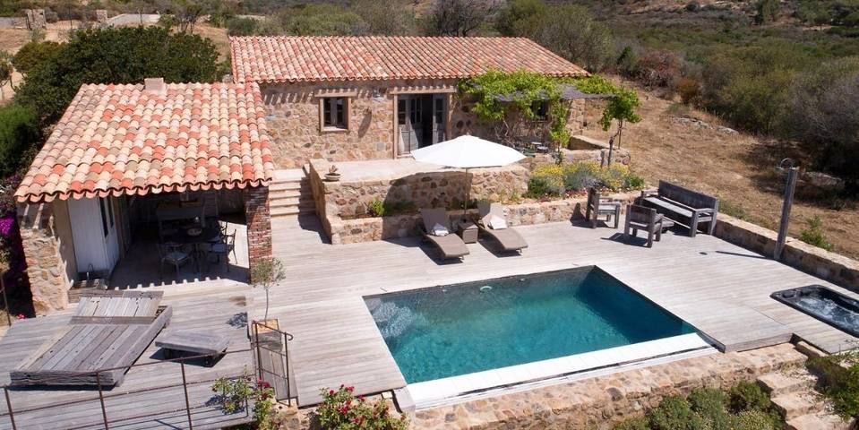 Villa pour 4 personnes, avec piscine ainsi que jacuzzi et jardin en Corse - 2