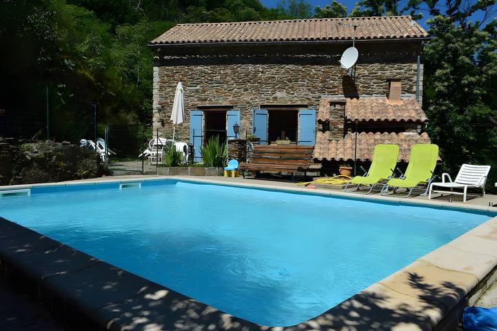 Location de vacances pour 9 personnes à Saint-Michel-de-Dèze