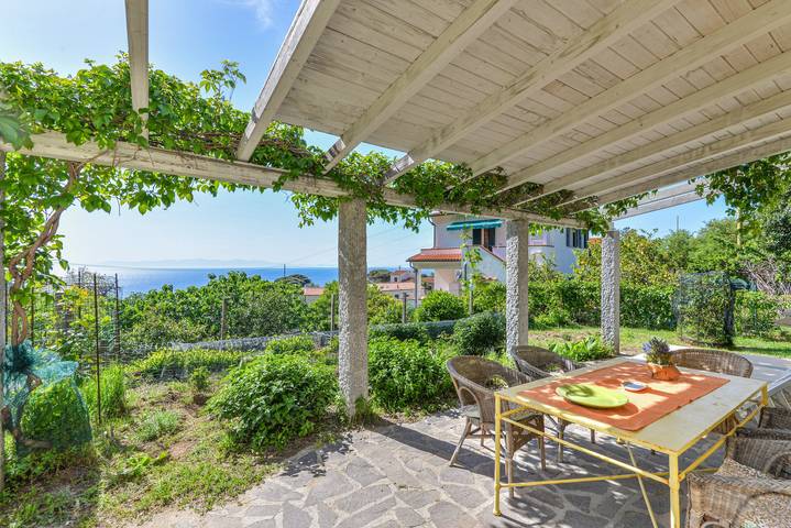 Casa Vacanze 'Merlo Casa Vai' con vista mare, Wi-Fi e aria condizionata in Zanca, Marciana