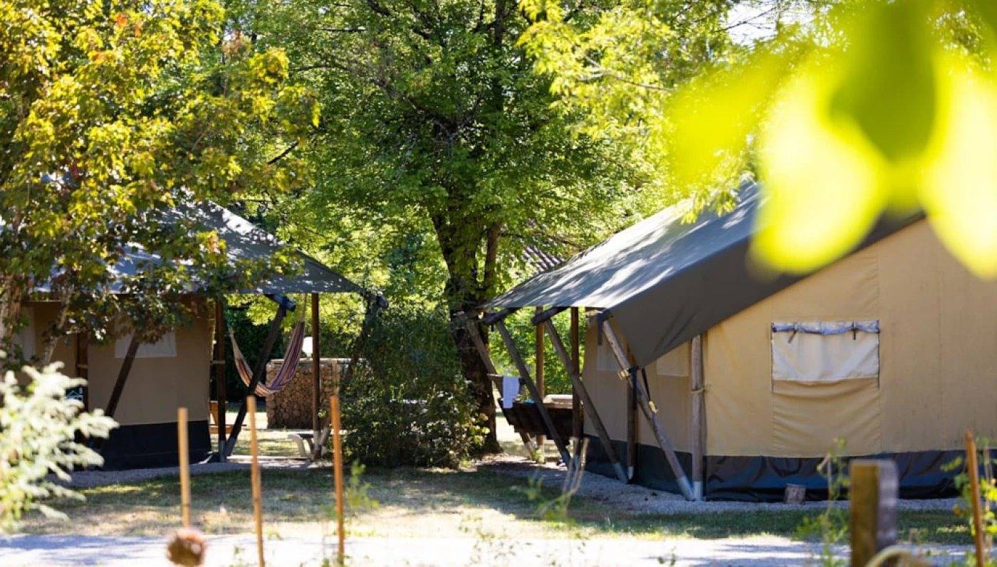 Zecamping 4 étoiles avec pataugeoire et piscine - animaux acceptés in Saint-Sozy, Parc Naturel Régional des Causses du Quercy