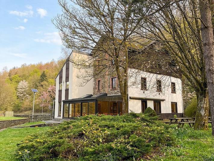 Maison de vacances pour 45 personnes, avec terrasse et balcon/terrasse à Houffalize