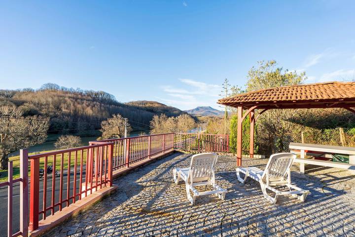 Maison de vacances pour 8 personnes, avec Jardin et Vue sur le lac à Saint-Pée-sur-Nivelle